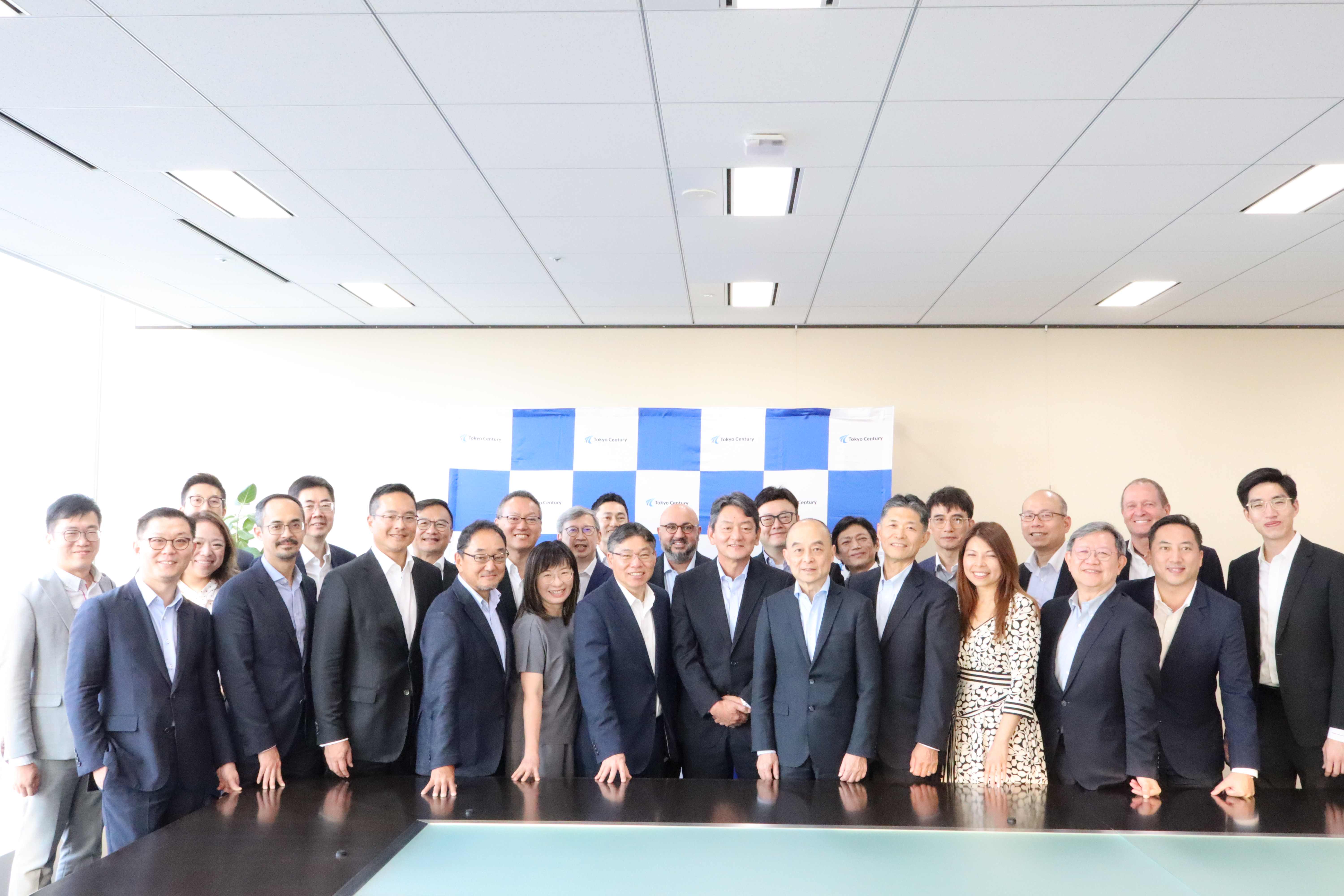 ラム長官をはじめとする代表団の皆さまとともに.JPG