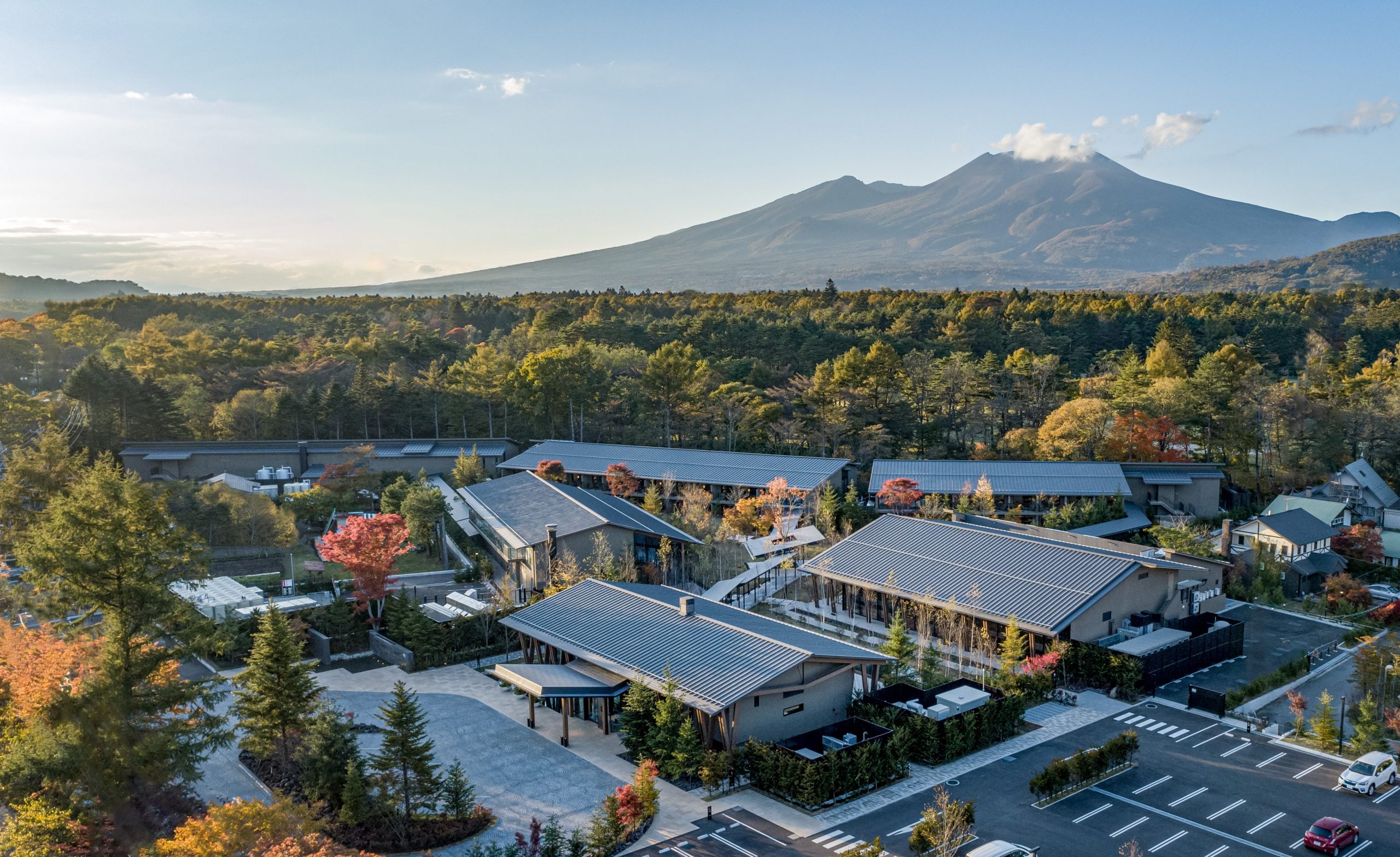 Karuizawa was initially developed as a European-style resort town, and Western art and culture maintain a strong presence there to this day. Designed to capture the unique character of the region, the Hotel Indigo Karuizawa locally sources as many materials as possible from within Nagano prefecture, from the wood used in its construction to the ingredients used in its kitchens. (Image: Kenjiro Yoshimi / Studio Bauhaus)